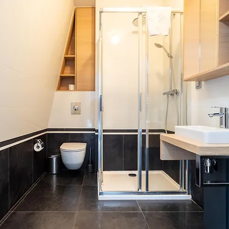 Victoria By Victus Apartment